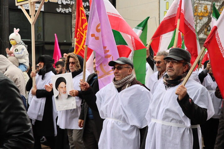 تصاویر/ حماسه حضور مردم اردبیل در راهپیمایی ۲۲ بهمن ماه ۱۴۰۴
