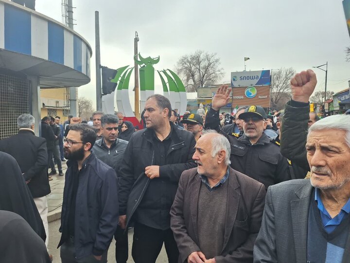 تصاویر / حضور میدانی حافظان نظم وامنیت در مراسم راهپیمایی یوم الله 22 بهمن