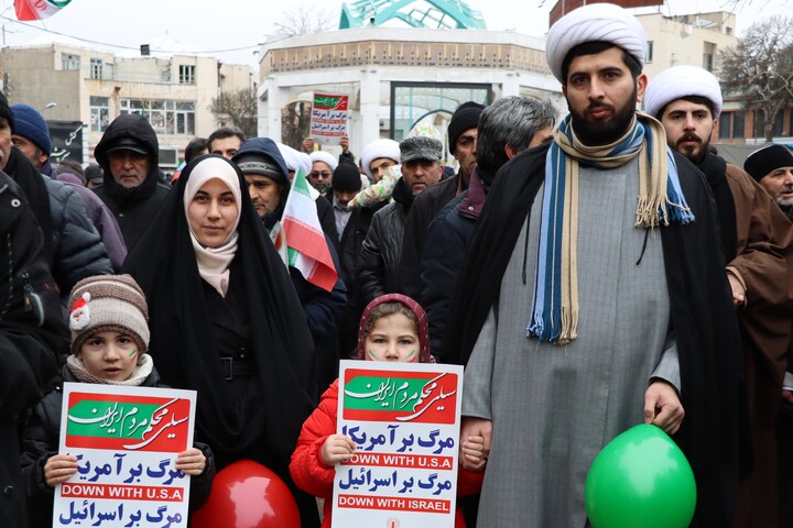 تصاویر/ حماسه حضور مردم اردبیل در راهپیمایی ۲۲ بهمن ماه ۱۴۰۴