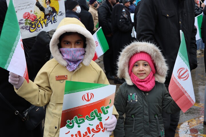 تصاویر/ حماسه حضور مردم اردبیل در راهپیمایی ۲۲ بهمن ماه ۱۴۰۴