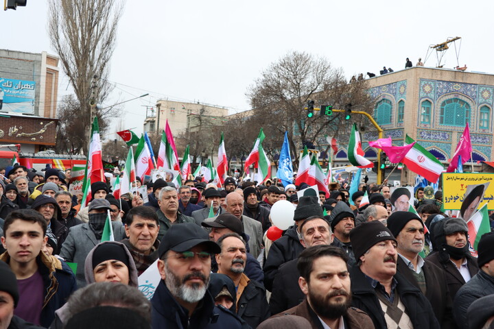 تصاویر/ حماسه حضور مردم اردبیل در راهپیمایی ۲۲ بهمن ماه ۱۴۰۴