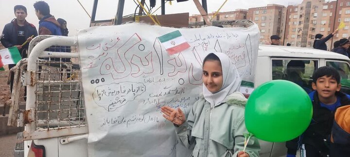 تصاویر / حضور مردم شهر اقبالیه قزوین ،محمدیه ومهرگان در مراسم راهپیمایی یوم الله 22 بهمن