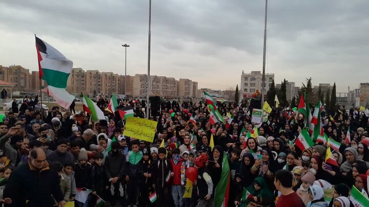 تصاویر / حضور مردم شهر اقبالیه قزوین ،محمدیه ومهرگان در مراسم راهپیمایی یوم الله 22 بهمن