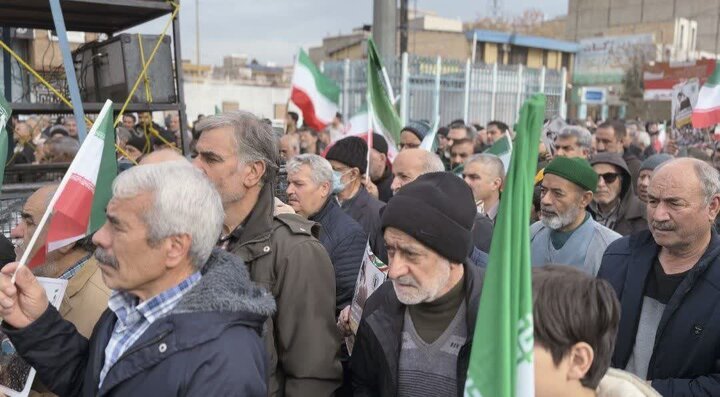 تصاویر / حضور مردم شهر اقبالیه قزوین ،محمدیه ومهرگان در مراسم راهپیمایی یوم الله 22 بهمن