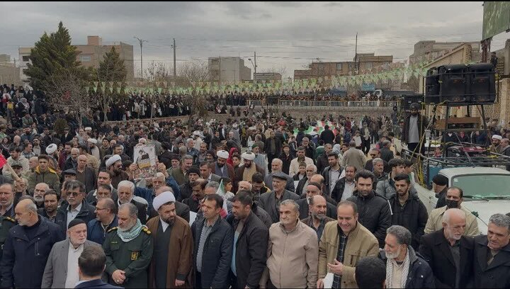 تصاویر / حضور مردم شهر اقبالیه قزوین ،محمدیه ومهرگان در مراسم راهپیمایی یوم الله 22 بهمن