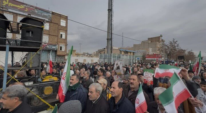 تصاویر / حضور مردم شهر اقبالیه قزوین ،محمدیه ومهرگان در مراسم راهپیمایی یوم الله 22 بهمن