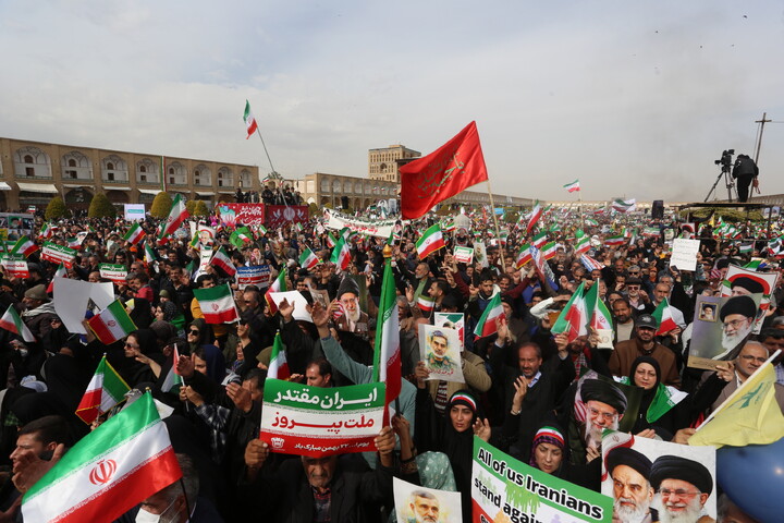 تصاویر / راهپیمایی یوم‌الله ۲۲ بهمن در اصفهان