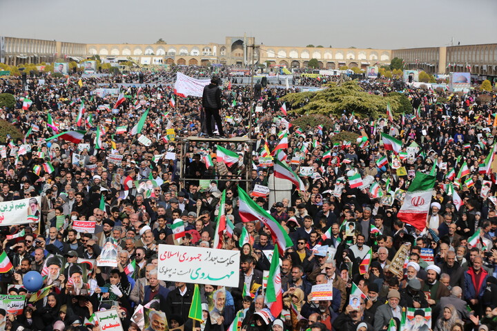 تصاویر / راهپیمایی یوم‌الله ۲۲ بهمن در اصفهان