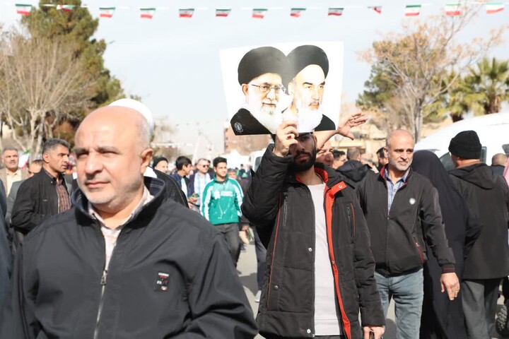 تصاویر/ جشن چهل و هفتمین سالروز پیروزی انقلاب و راهپیمایی یوم‌الله ۲۲ بهمن در سمنان