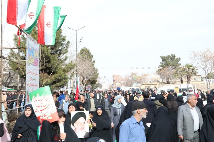 تصاویر/ جشن چهل و هفتمین سالروز پیروزی انقلاب و راهپیمایی یوم‌الله ۲۲ بهمن در سمنان