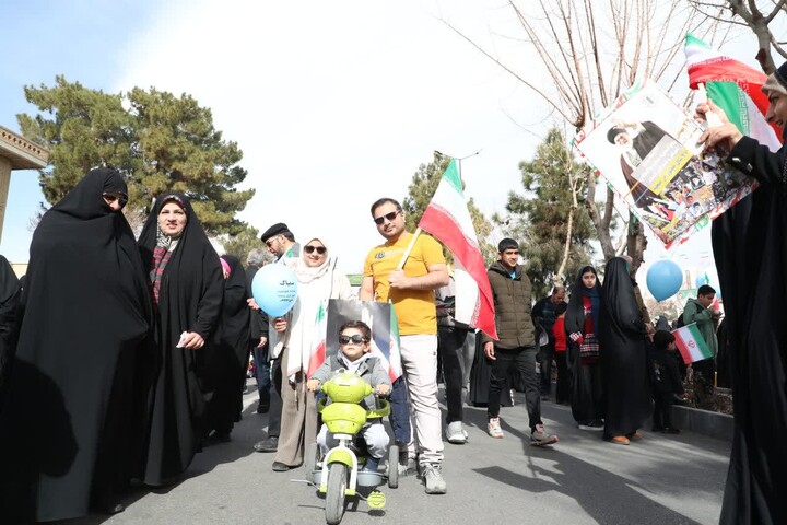 تصاویر/ جشن چهل و هفتمین سالروز پیروزی انقلاب و راهپیمایی یوم‌الله ۲۲ بهمن در سمنان