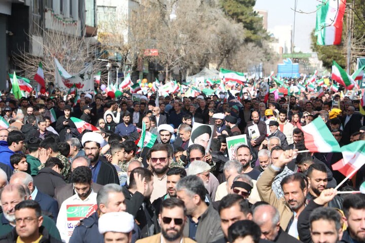 تصاویر/ جشن چهل و هفتمین سالروز پیروزی انقلاب و راهپیمایی یوم‌الله ۲۲ بهمن در سمنان