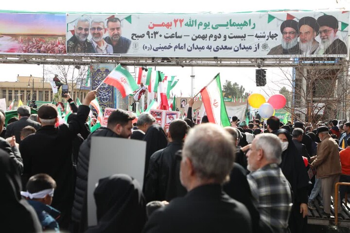 تصاویر/ جشن چهل و هفتمین سالروز پیروزی انقلاب و راهپیمایی یوم‌الله ۲۲ بهمن در سمنان