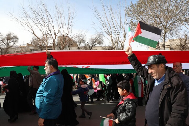 تصاویر/ جشن چهل و هفتمین سالروز پیروزی انقلاب و راهپیمایی یوم‌الله ۲۲ بهمن در سمنان
