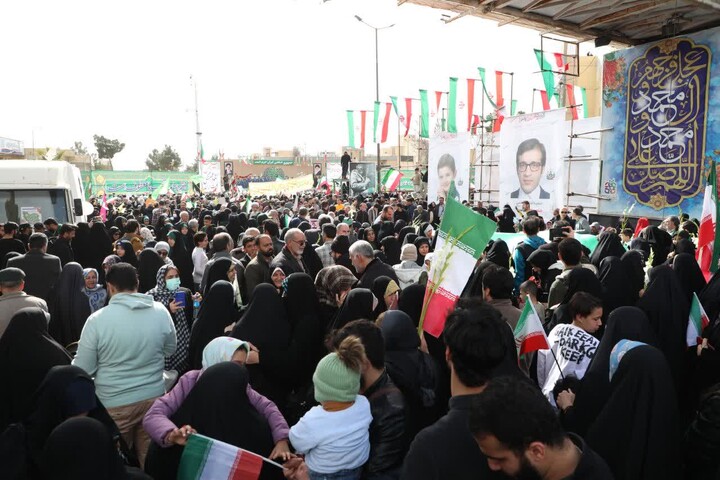 تصاویر/ جشن چهل و هفتمین سالروز پیروزی انقلاب و راهپیمایی یوم‌الله ۲۲ بهمن در سمنان