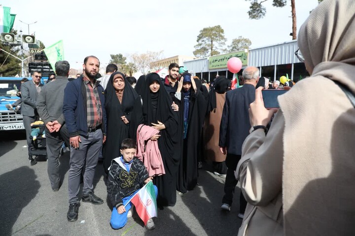 تصاویر/ جشن چهل و هفتمین سالروز پیروزی انقلاب و راهپیمایی یوم‌الله ۲۲ بهمن در سمنان