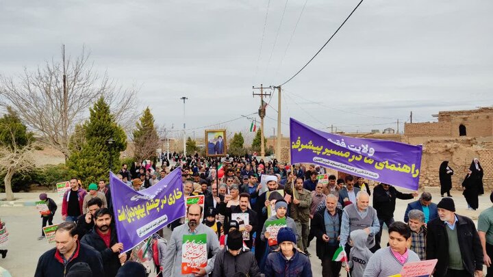 تصاویر/ خروش خضرآبادی ها در یوم الله ۲۲بهمن