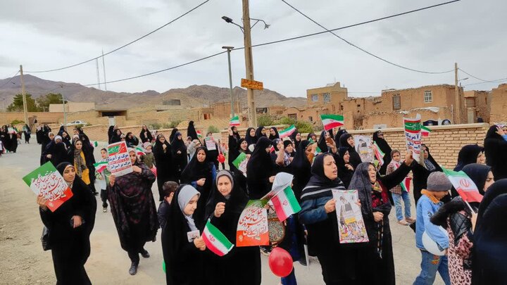 تصاویر/ خروش خضرآبادی ها در یوم الله ۲۲بهمن