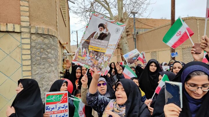 تصاویر/ خروش خضرآبادی ها در یوم الله ۲۲بهمن