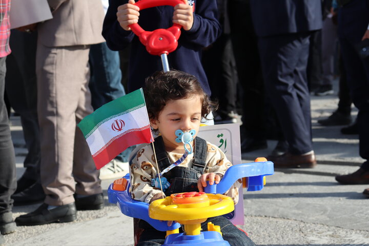 تصاویر/ راهپیمایی ۲۲ بهمن در بندر دیّر