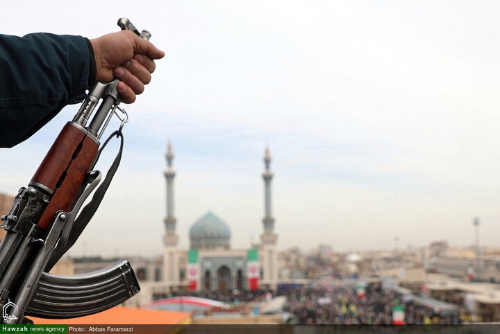 Photos/Qom Déferle dans les Rues : Le 22 Bahman, un Défi aux Ennemis et une Célébration de l’Unité Nationale