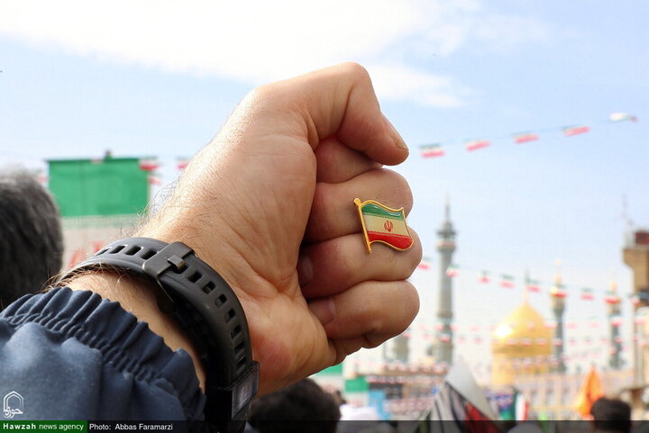Photos/Qom Déferle dans les Rues : Le 22 Bahman, un Défi aux Ennemis et une Célébration de l’Unité Nationale