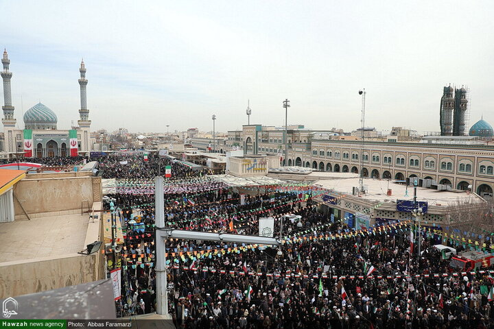 Photos/Qom Déferle dans les Rues : Le 22 Bahman, un Défi aux Ennemis et une Célébration de l’Unité Nationale