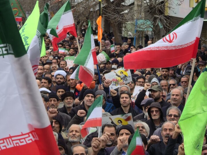 تصاویر / حضور مردم تویسرکان در جشن انقلاب