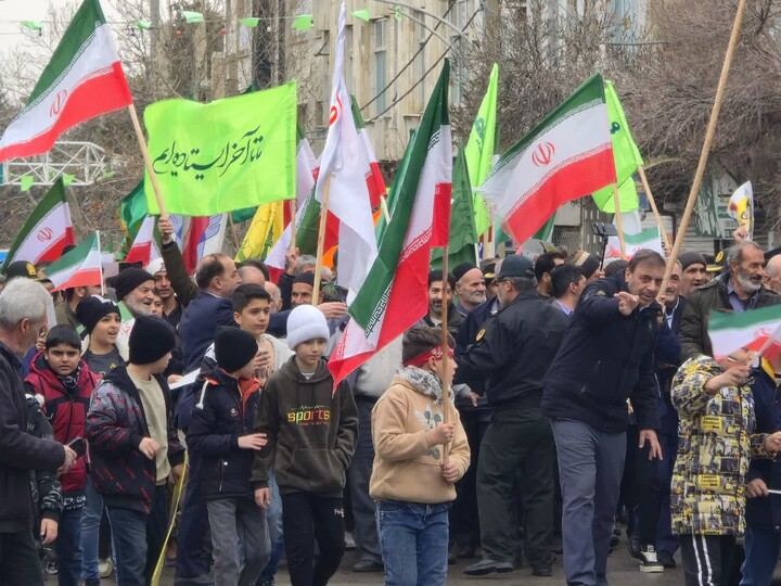 تصاویر / حضور مردم تویسرکان در جشن انقلاب