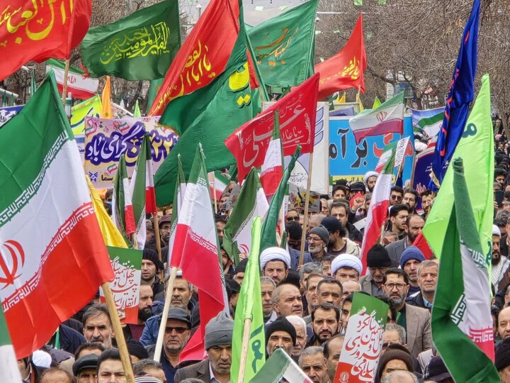 تصاویر / حضور مردم تویسرکان در جشن انقلاب