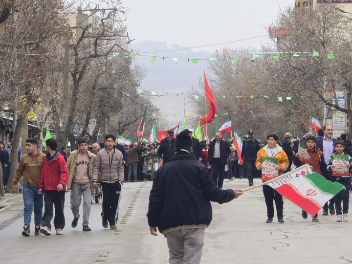 تصاویر / حضور مردم تویسرکان در جشن انقلاب
