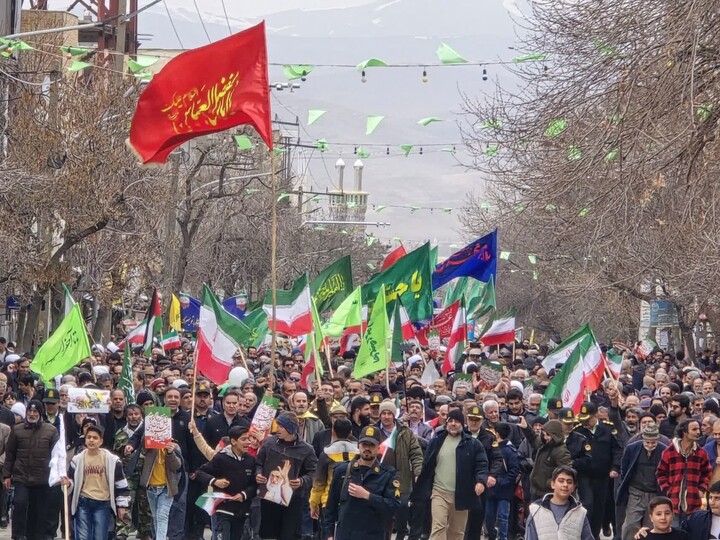 تصاویر / حضور مردم تویسرکان در جشن انقلاب