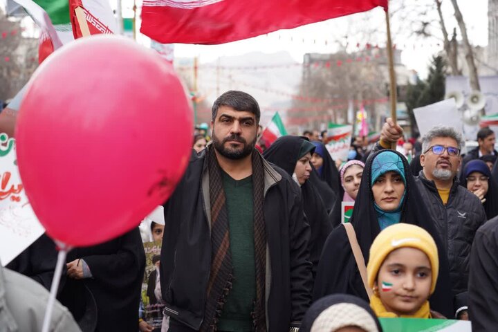 تصاویر/راهپیمایی حماسی مردم خرم آباد در یوم الله ۲۲ بهمن