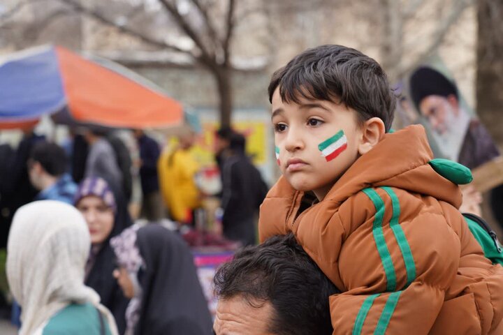 تصاویر/راهپیمایی حماسی مردم خرم آباد در یوم الله ۲۲ بهمن