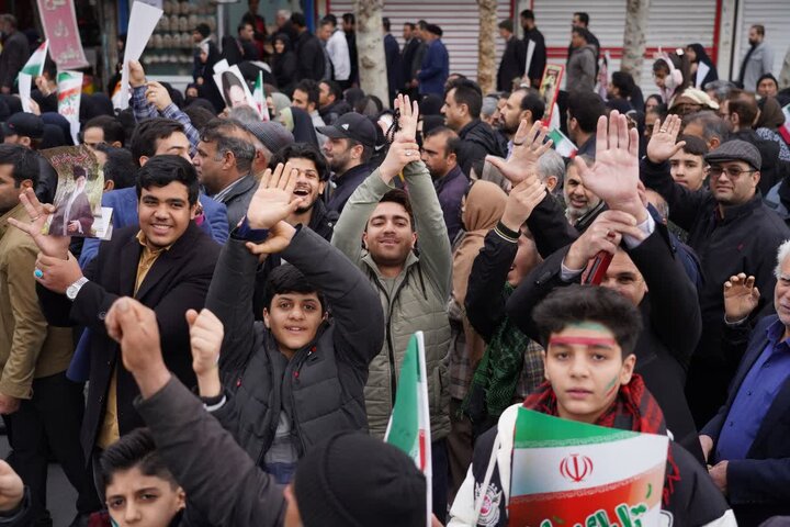 تصاویر/راهپیمایی حماسی مردم خرم آباد در یوم الله ۲۲ بهمن