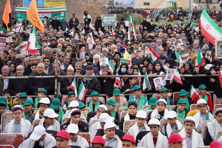 تصاویر/راهپیمایی حماسی مردم خرم آباد در یوم الله ۲۲ بهمن