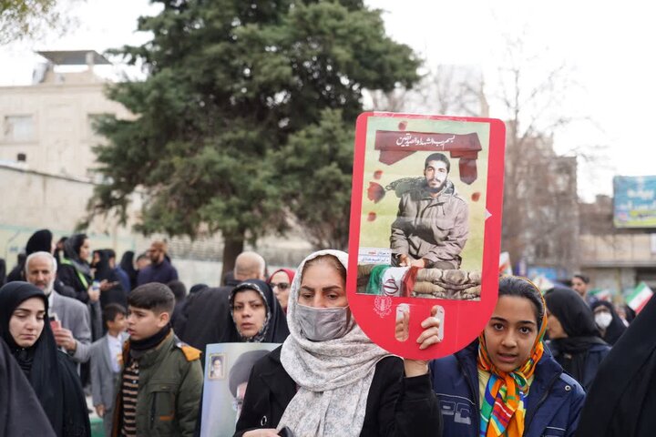 تصاویر/راهپیمایی حماسی مردم خرم آباد در یوم الله ۲۲ بهمن