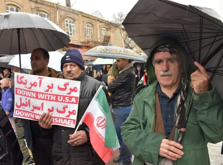 تصاویر/ حضور مردم سنندج در یوم الله 22 بهمن (بخش دوم)