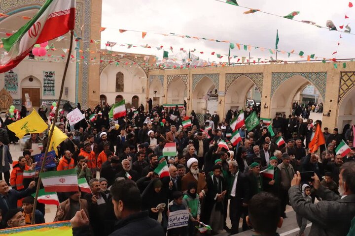 تصاویر/ راهپیمایی یوم الله 22 بهمن مشهداردهال کاشان