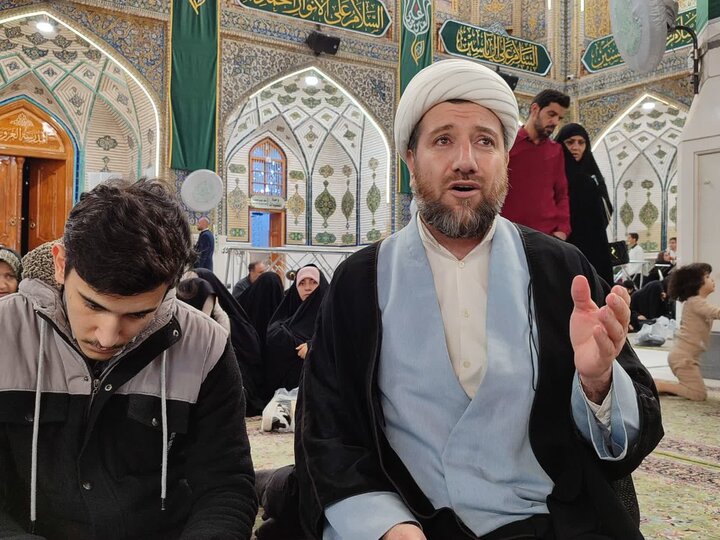 تصاویر/مناجات خوانی و مدیحه سرایی کاروان زیارتی حوزه علمیه کردستان در جوار حرم مولا علی (ع)