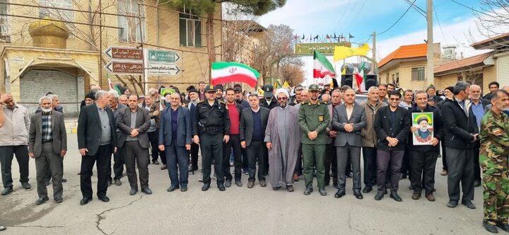 تصاویر/حضور حماسی مردم ولایت مدار شهر نیاسر در راهپیمایی ۲۲ بهمن