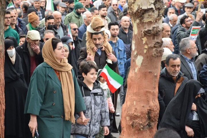 تصاویر/ حضور پرشکوه مردم شهرستان شاهرود در مراسم راهپیمایی ۲۲ بهمن ماه