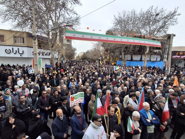 تصاویر/ حضور پرشکوه مردم شهرستان شاهرود در مراسم راهپیمایی ۲۲ بهمن ماه