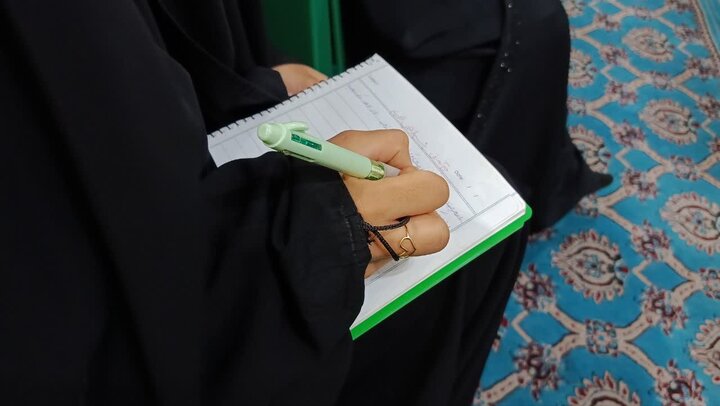 تصاویر/ جشن سالگرد پیروزی انقلاب در مدرسه علمیه حضرت زینب(س) کرمان