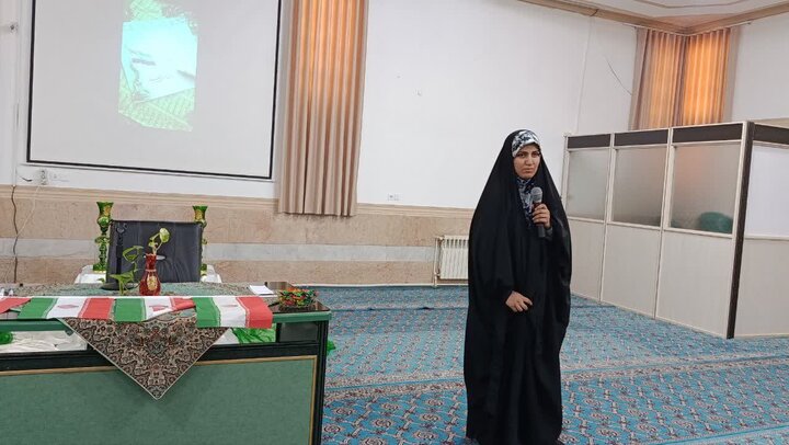 تصاویر/ جشن سالگرد پیروزی انقلاب در مدرسه علمیه حضرت زینب(س) کرمان