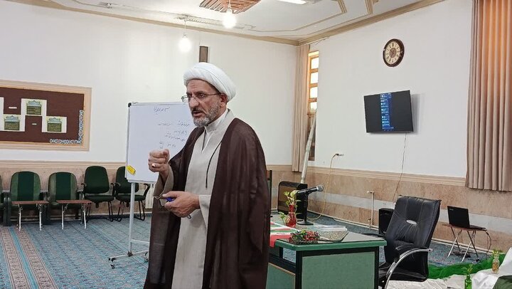 تصاویر/ جشن سالگرد پیروزی انقلاب در مدرسه علمیه حضرت زینب(س) کرمان