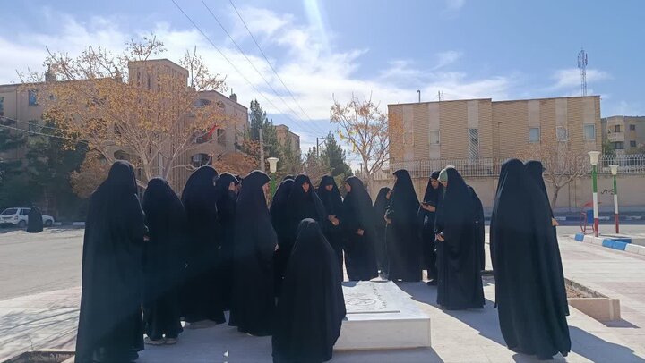 تصاویر/ جشن سالگرد پیروزی انقلاب در مدرسه علمیه حضرت زینب(س) کرمان