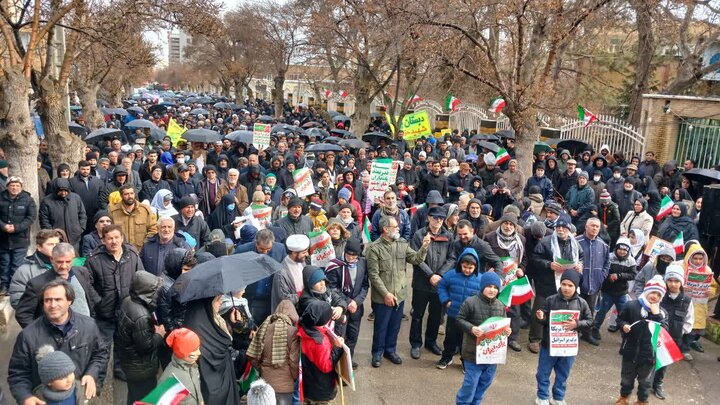 تصاویر/ حضور پرشور مردم بیجار در راهپیمایی 22 بهمن