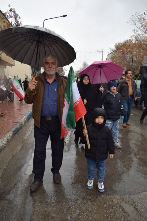 تصاویر/ حضور پرشور مردم بیجار در راهپیمایی 22 بهمن