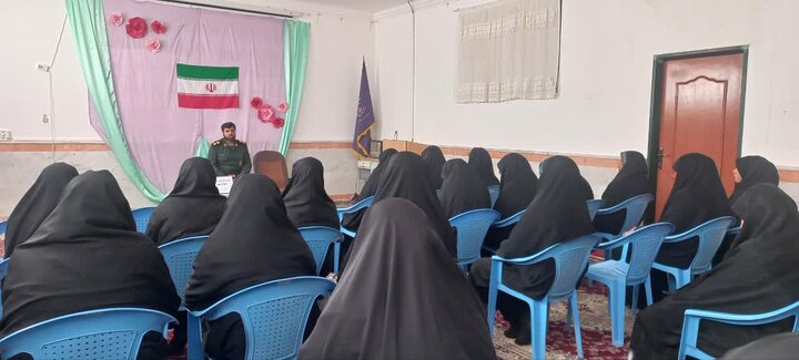 تصاویر/ نشست سیاسی بصیرتی در مدرسه‌ علمیه‌ فاطمه‌ الزهرا‌(س) کشکوئیه